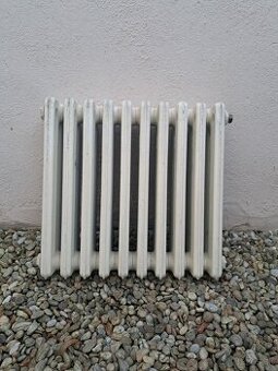 Liatinový radiátor 10 rebier ODSKÚŠANÝ na tesnosť.