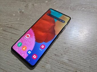 Samsung A51 128gb plnefunkcny na displeji su uz vidiet znamk