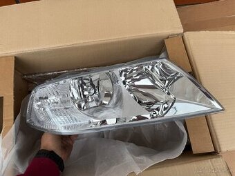 ŠKODA OCTAVIA 2 PRED FL 2004-2010 PREDNÉ SVETLÁ REFLEKTORY
