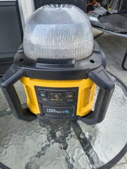 Dewalt svetlo DCL074