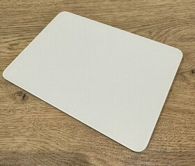Apple magic trackpad - biely