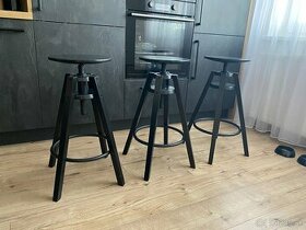 Drevené barové stoličky - 1