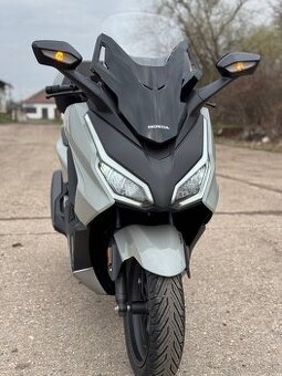 Honda Forza 350