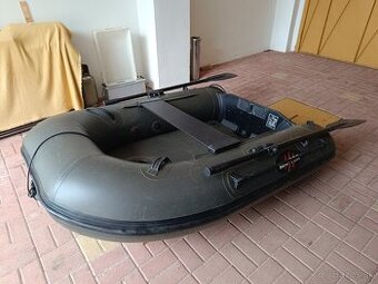 Čln raptor 180