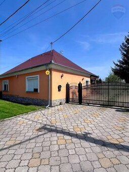 Predaj 4 izbový rodinný dom, krásnym veľkorysým pozemkom, Vr
