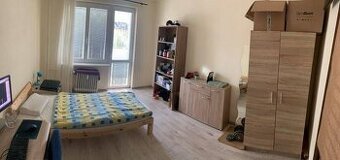 Ponúkame na predaj zrekonštruovaný 3-izbový byt s balkónom n