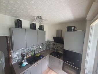 Dobrý deň predám alebo vymením za rodinný dom 2 izbový byt
