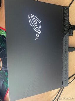 ASUS ROG STRIX G513RM-HQ213W