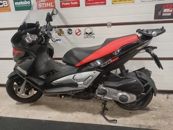Aprilia SR MAX 300