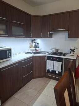 3 IZBOVY BYT - 84m2 - KOMPLET REKONŠTRUKCIA - ZARIADENÉ