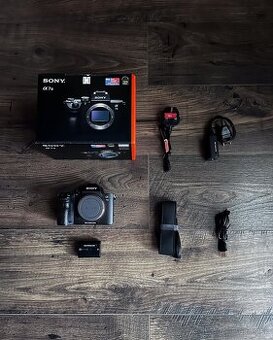 Sony A7 III full-frame fotoaparát (telo) – 850 €