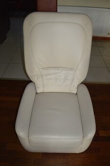 predam velmi kvalitne kozene kreslo zn.HIMOLLA - 1