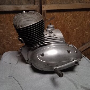 Motor Jawa 250/590 sport