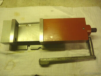 Zverák strojný úloženka