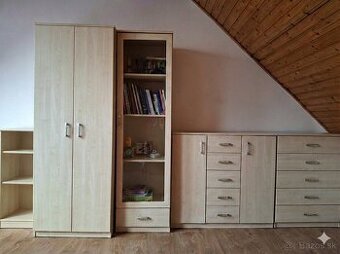 Predám nábytok - skriňa, komody, poličky