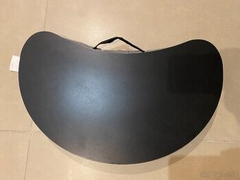 Podložka pod notebook na kolená.