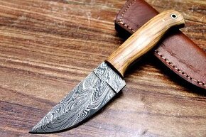 183/ Damaškový poľovný nôž. Ručná výroba