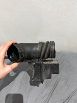 Vzduchova rúra z filtra do sania