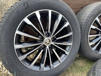 Phoenix  BICOLOR schwarz orig alu disky skoda 5x112  7jxR18