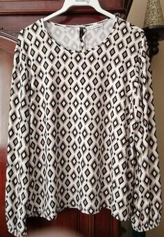 ELEGANTNÁ DÁMSKA BLÚZKA veľ.44/46