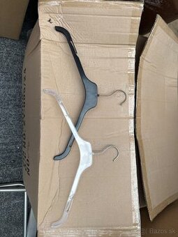 Predam vešiaky 5 centov kus