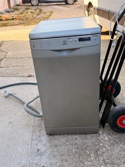 indesit DSG 573