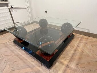 Konferenčný stolík Carpanelli z Milána