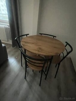 Jysk kuckynsky stôl