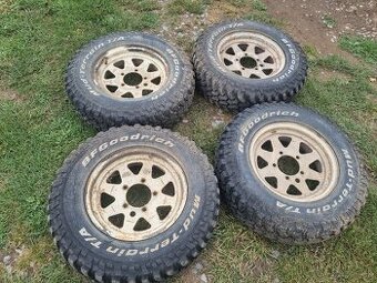 Predam na suzuki samurai otocne disky plus terenne gumy