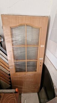 Dvere s presklenim P80