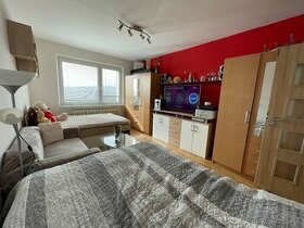 Slnečný 2-izbový byt na sídlisku Rozkvet