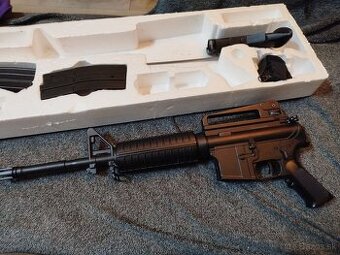 Airsoftka m16