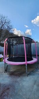 Trampolína