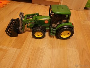 Bruder hracky traktor