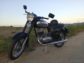 ČZ 175 Deluxe