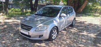 Kia ceed 1,6 benzín r.v. 4/2007 AUTOMAT