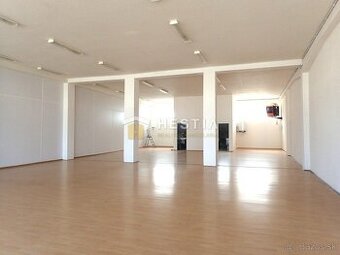 Obchodný priestor 240 m² s parkovacími miestami