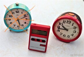 Digitálne hodiny a staršie budíky