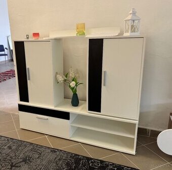 Moderná obývacia stena