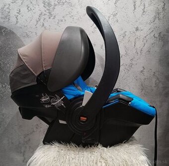 BEZPEČNÁ AUTOSEDAČKA STOKKE BESAFE IZI-GO URBAN