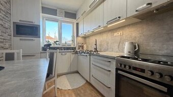 SLOVREAL na predaj kompletne zrekonštruovaný 2,5i byt, Žiar 
