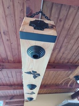 Lustre drevený hranol