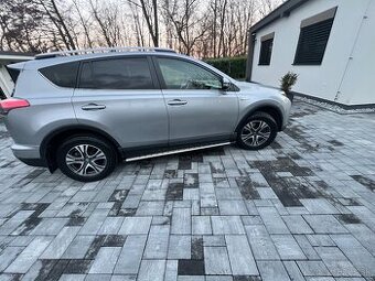 Predám Toyota Rav 4 - výhodne