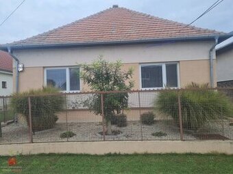 Predám rodinný dom Komjatice