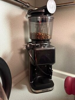 Mlyncek na kavu automaticky