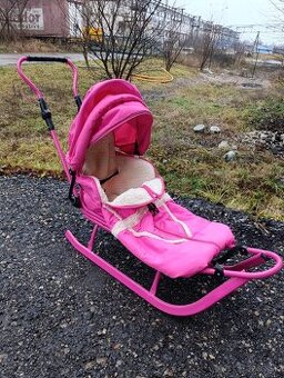 Detské sánky s fusakom a strechou