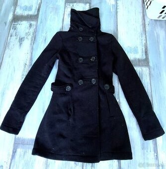 Čierny kabát