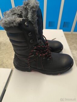 Pracovná zateplena obuv veľkosť 46