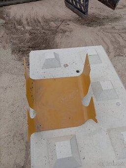 CAT kryt zadného ramena