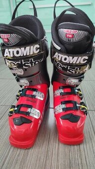 Lyžiarky Atomic Redster